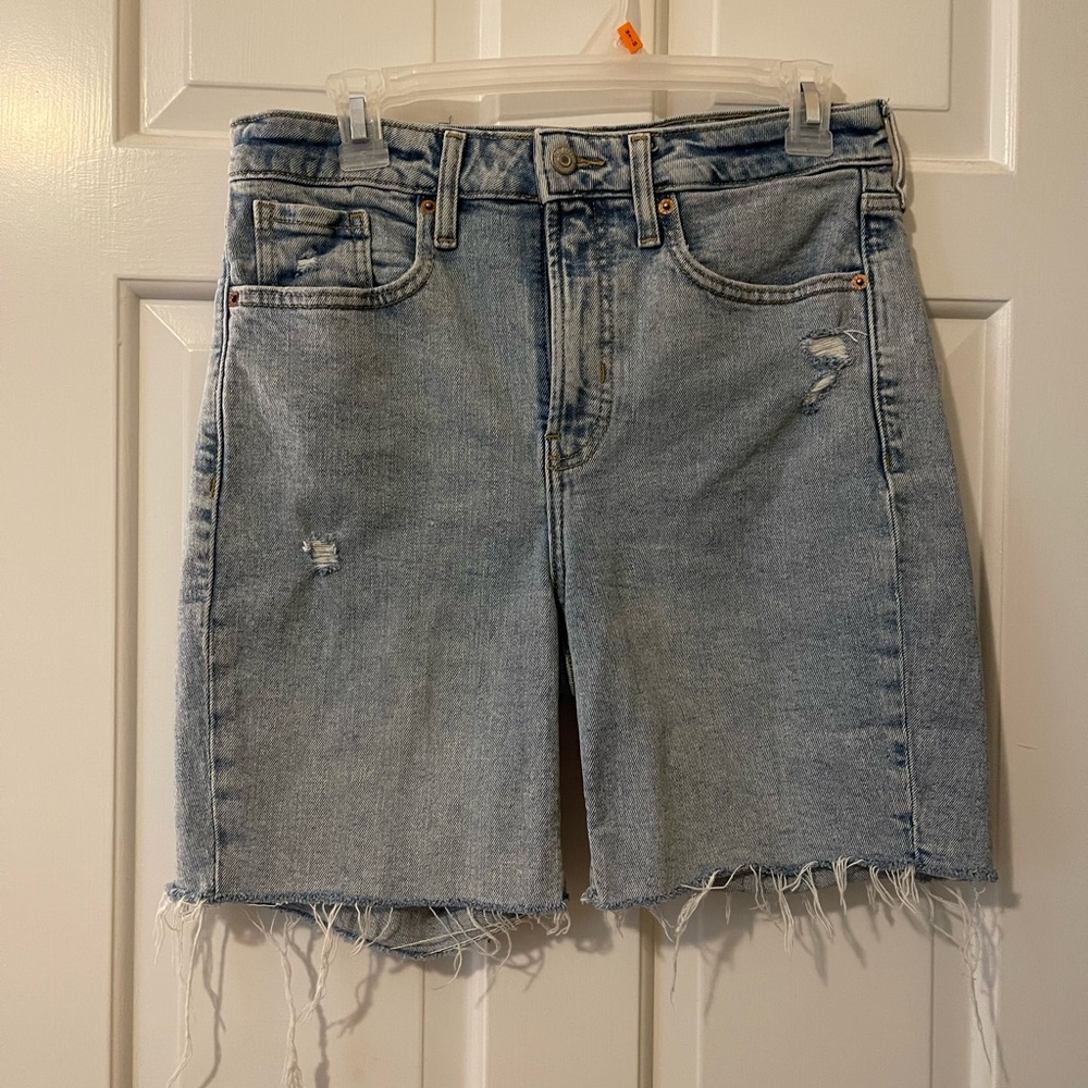 High rise 5 inch short light wash